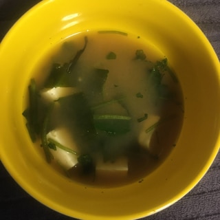 豆腐と空心菜の味噌汁